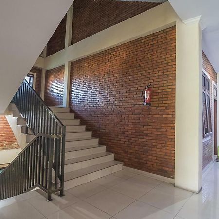 Reddoorz Plus Near Cambridge City Square 2 Медан Экстерьер фото