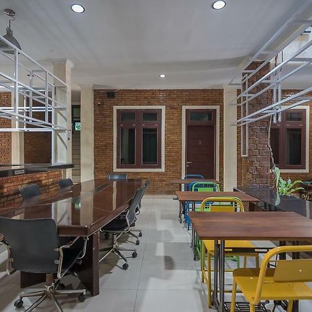 Reddoorz Plus Near Cambridge City Square 2 Медан Экстерьер фото