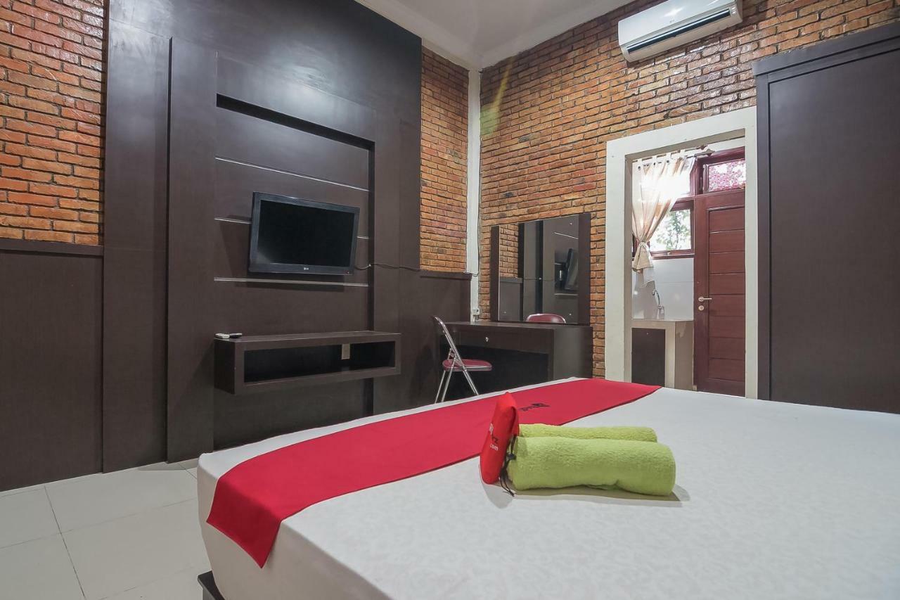 Reddoorz Plus Near Cambridge City Square 2 Медан Экстерьер фото