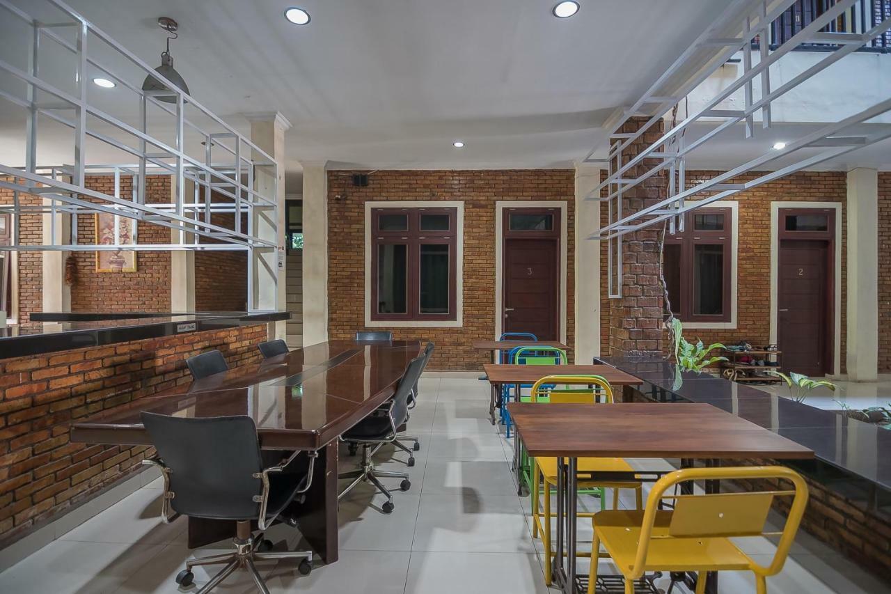 Reddoorz Plus Near Cambridge City Square 2 Медан Экстерьер фото
