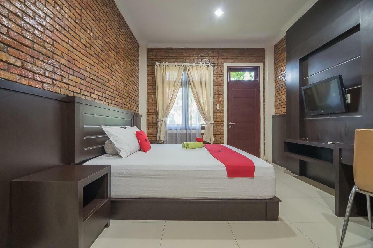 Reddoorz Plus Near Cambridge City Square 2 Медан Экстерьер фото