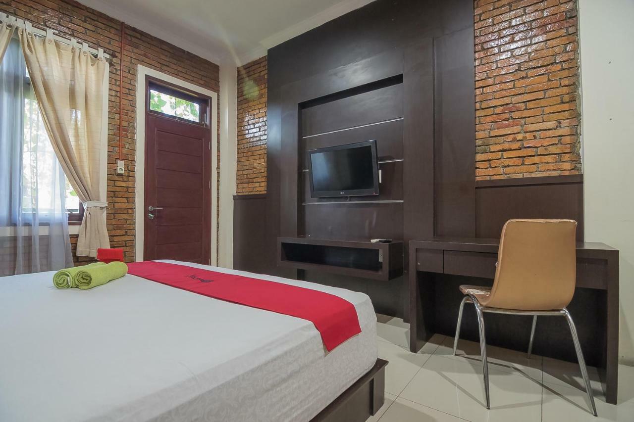Reddoorz Plus Near Cambridge City Square 2 Медан Экстерьер фото