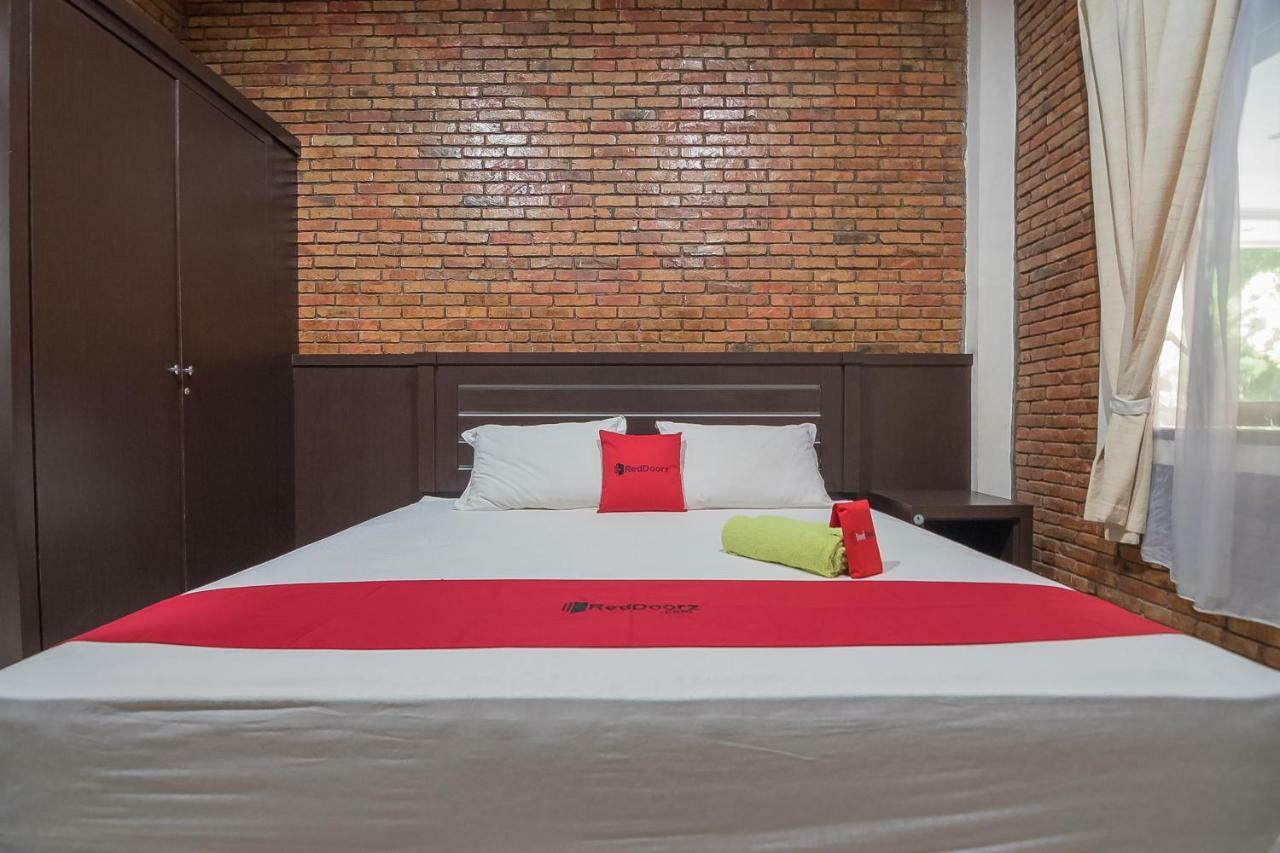 Reddoorz Plus Near Cambridge City Square 2 Медан Экстерьер фото