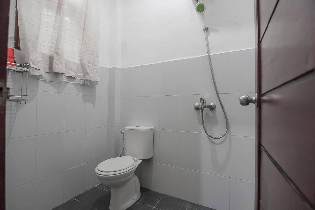 Reddoorz Plus Near Cambridge City Square 2 Медан Экстерьер фото